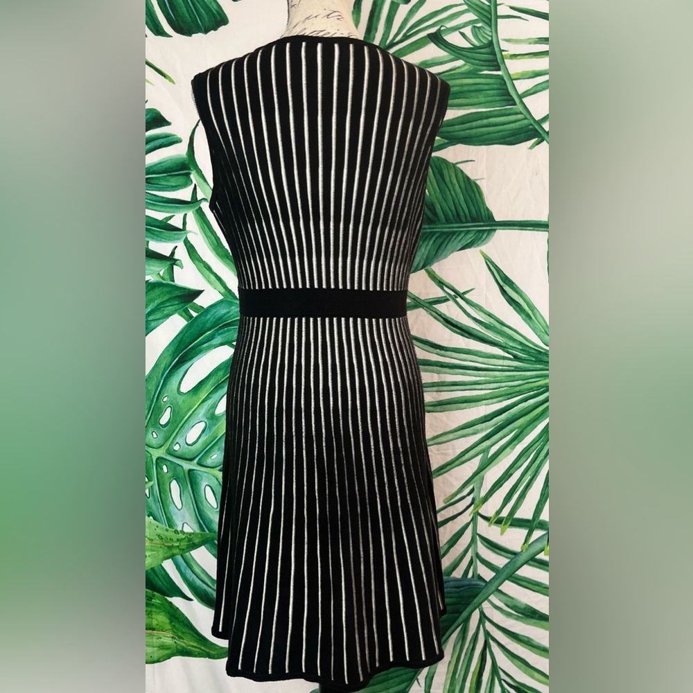 Calvin Klein Medium Black White Vertical Stripe Office Work Knit Stretchy Dress - Picture 2 of 8